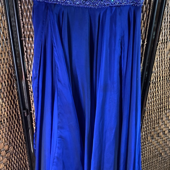 🚫SOLD🚫Sherri Hill Blue Gown with Sequin Top and Flowy Bottom Dress Size 10 - Picture 7 of 11